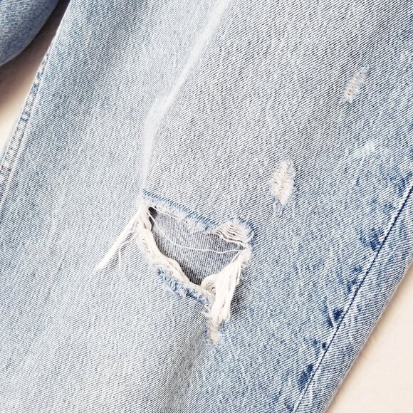 H&M Ultra High Waist 90's Baggy Jeans Distressed Knee Light Blue Wash Size 10 - Picture 7 of 15